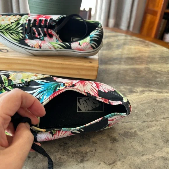 Women’s Floral Vans - Picture 3 of 6